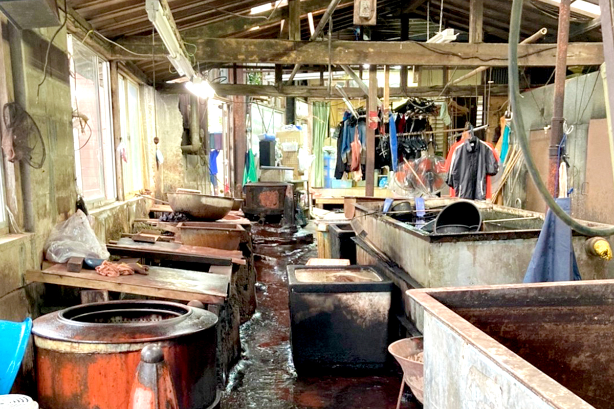 An authentic mud dyeing artisan's workshop.