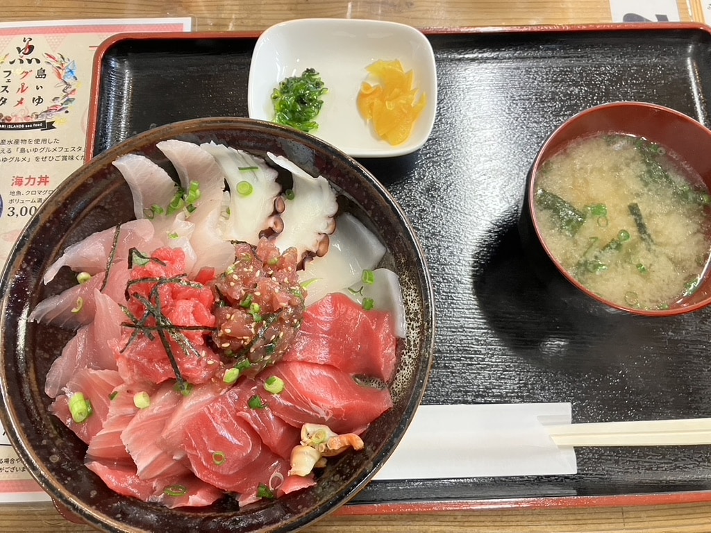 Fresh island seafood rice bowl, featuring local fish and sea grapes, part of Amami Oshima cuisine